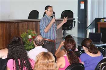 A palestra atraiu um bom público formado por professores e coordenadores da rede municipal de ensino
